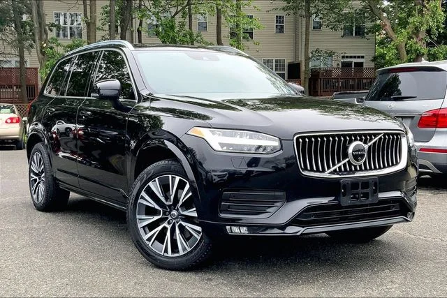2020 Volvo XC90 T6 Momentum AWD's photo