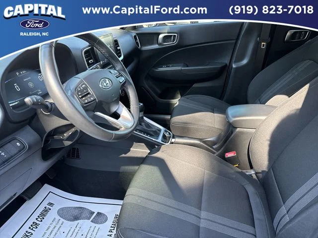 Used 2025 Silver Hyundai SEL image 19