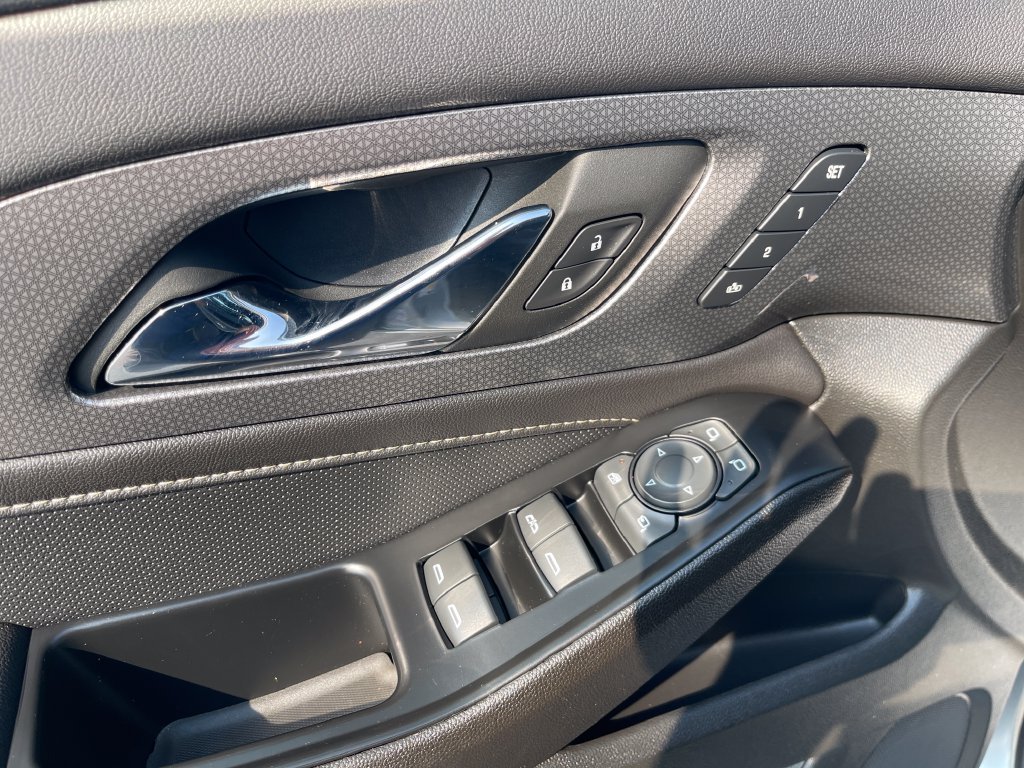Used 2023 Gray Chevrolet Premier image 11