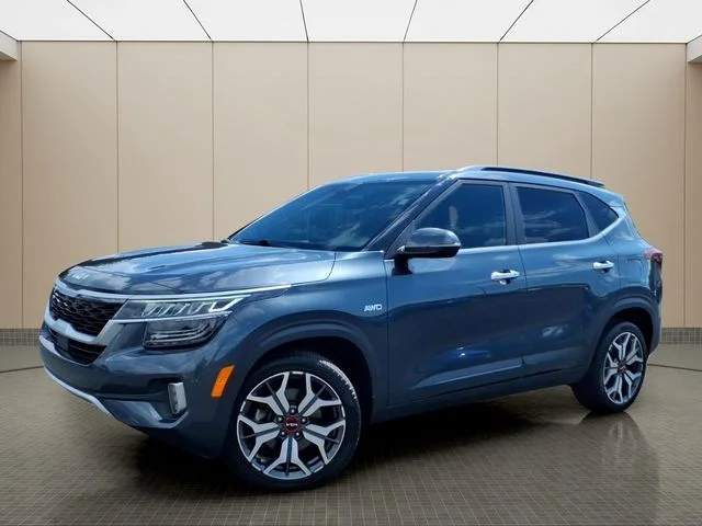 Used 2022 Gray Kia SX image 2