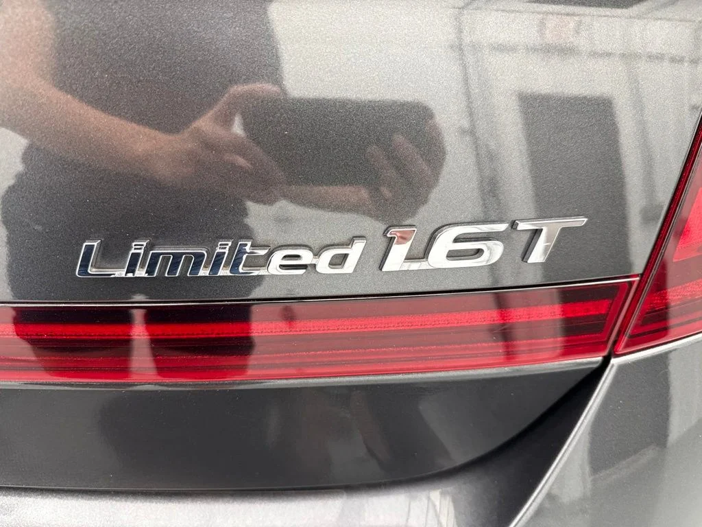 Used 2021 Gray Hyundai Limited image 9