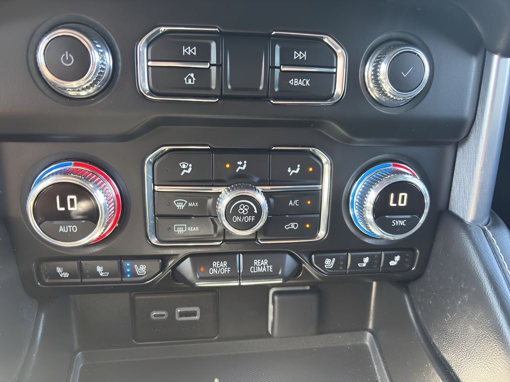 Used 2024 Onyx Black GMC SLT image 18