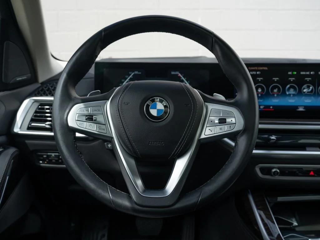 Used 2023 Blue BMW xDrive40i image 24
