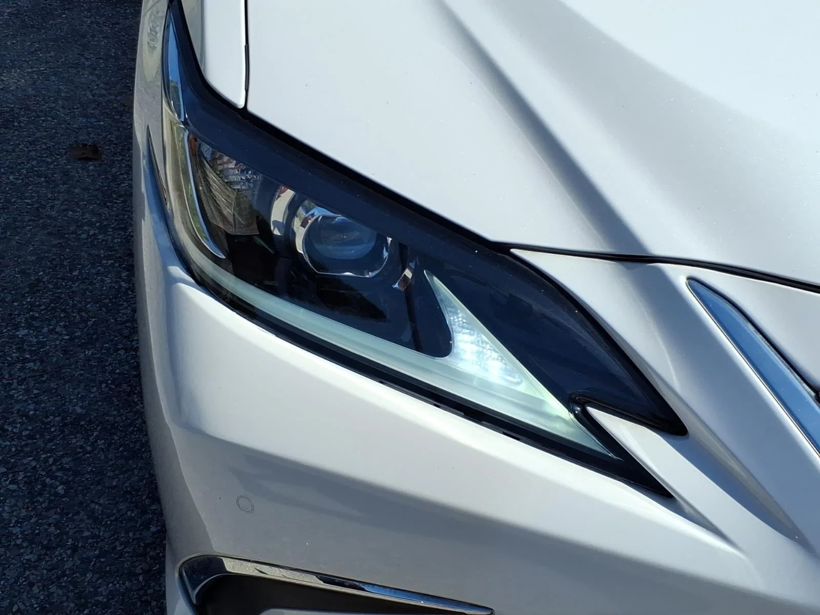 Used 2023 Eminent White Pearl Lexus ES 350 image 6