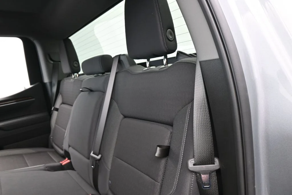 Used 2025 Sterling Metallic GMC Elevation image 29