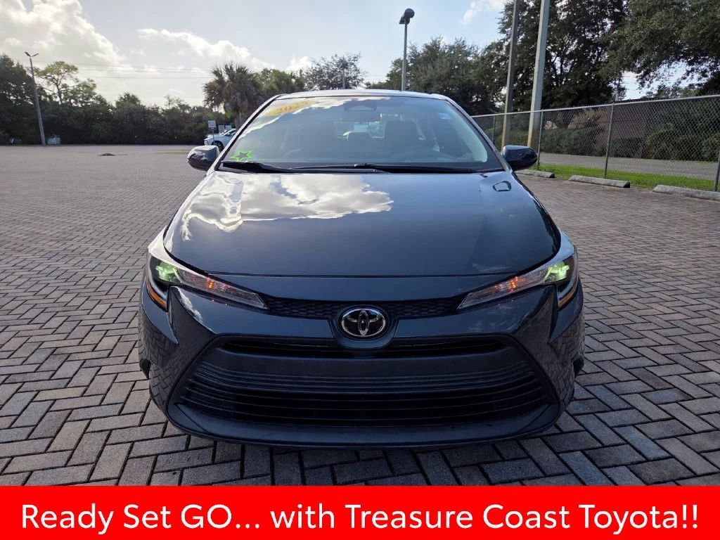 Certified Used 2025  Toyota LE image 3
