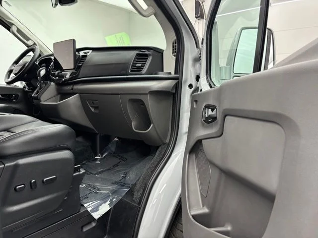 Used 2025 Gray Metallic Ford Explorer Limited SE image 22