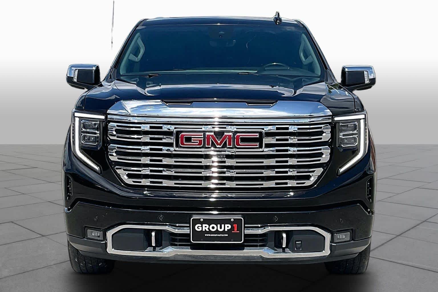 Used 2024 Onyx Black GMC Denali image 4