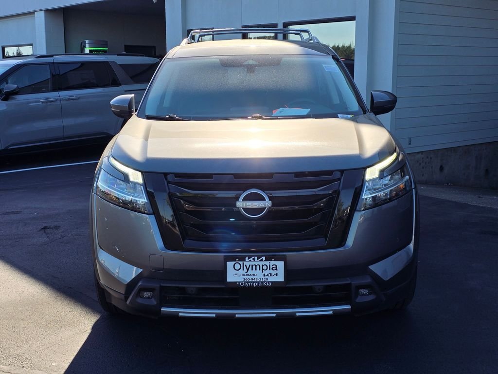 Used 2023 Gun Metallic Nissan SL image 2