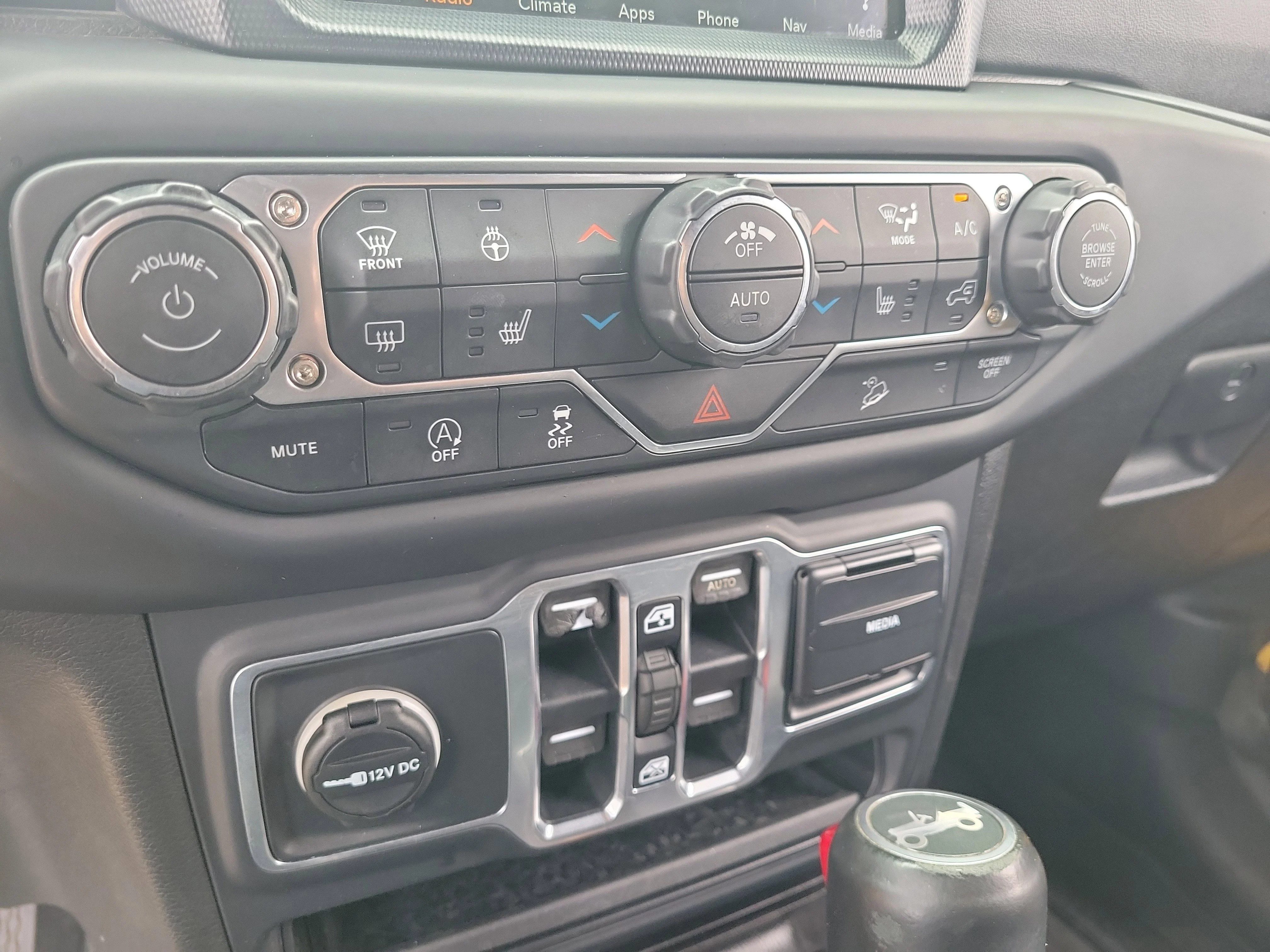 Used 2018 Hellayella Clearcoat Jeep Sahara image 29