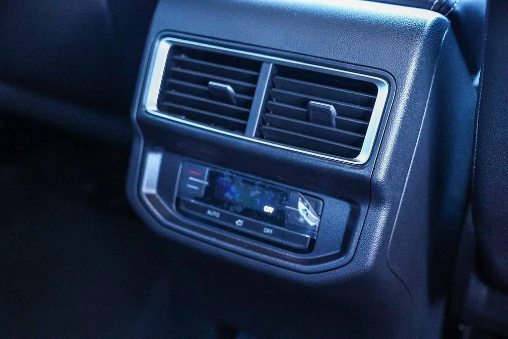 2026 Volkswagen Atlas SE w/Tech - Photo 26