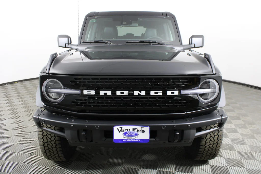 New 2026 Shadow Black Ford Badlands image 2