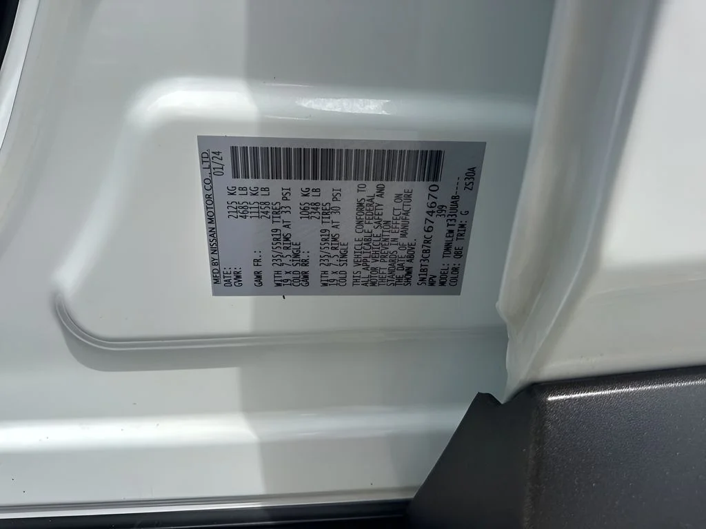 Used 2024 White Nissan SL image 31