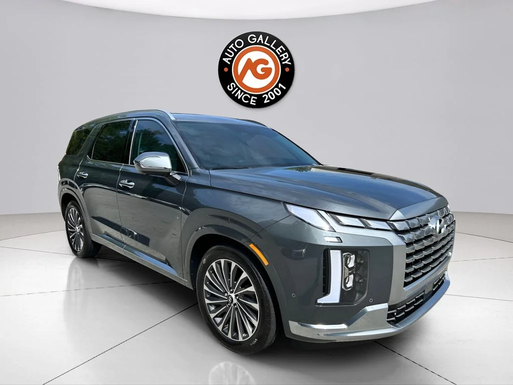 Used 2025 Gray Hyundai Calligraphy image 1