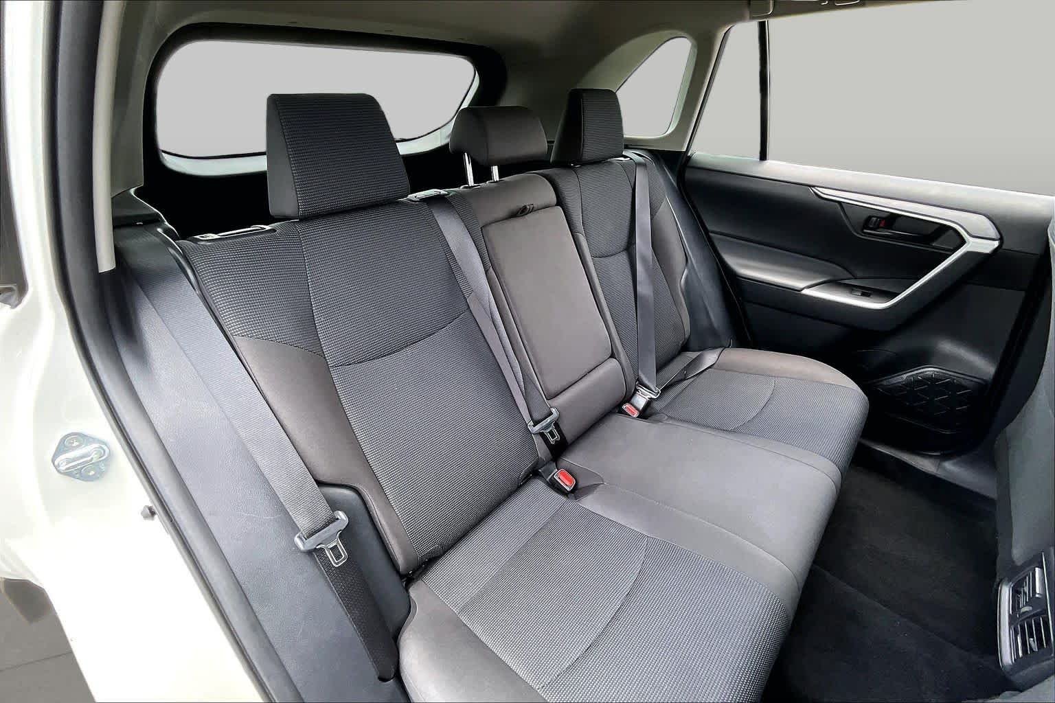 Used 2025 Ice Cap Toyota LE image 18