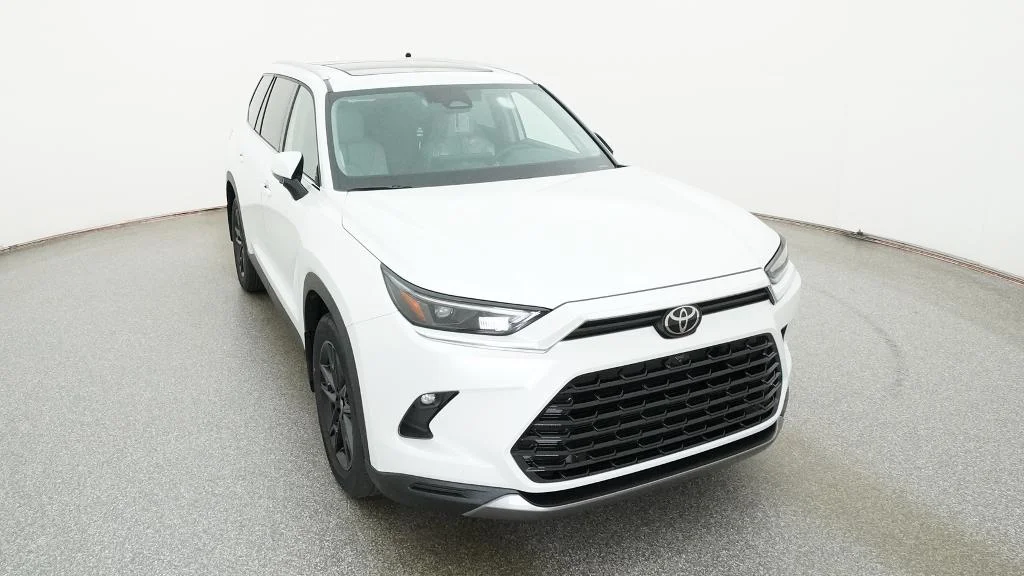 New 2026 Wind Chill Pearl Toyota Platinum image 8