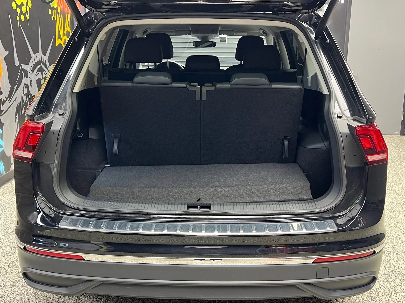 Used 2024 Deep Black Pearl (2t2t) Volkswagen Wolfsburg Edition image 27