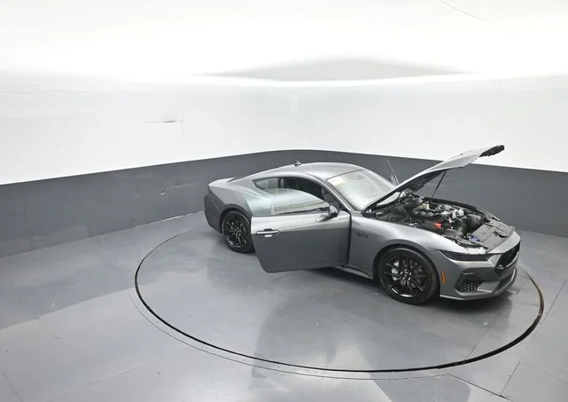 Certified Used 2025 Gray Metallic Ford GT Premium image 37