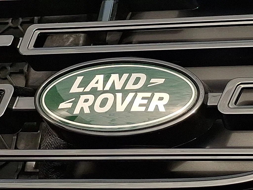 New 2026 Varesine Blue Land Rover Dynamic SE image 18