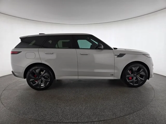 New 2026 Borasco Grey Land Rover Dynamic SE image 6