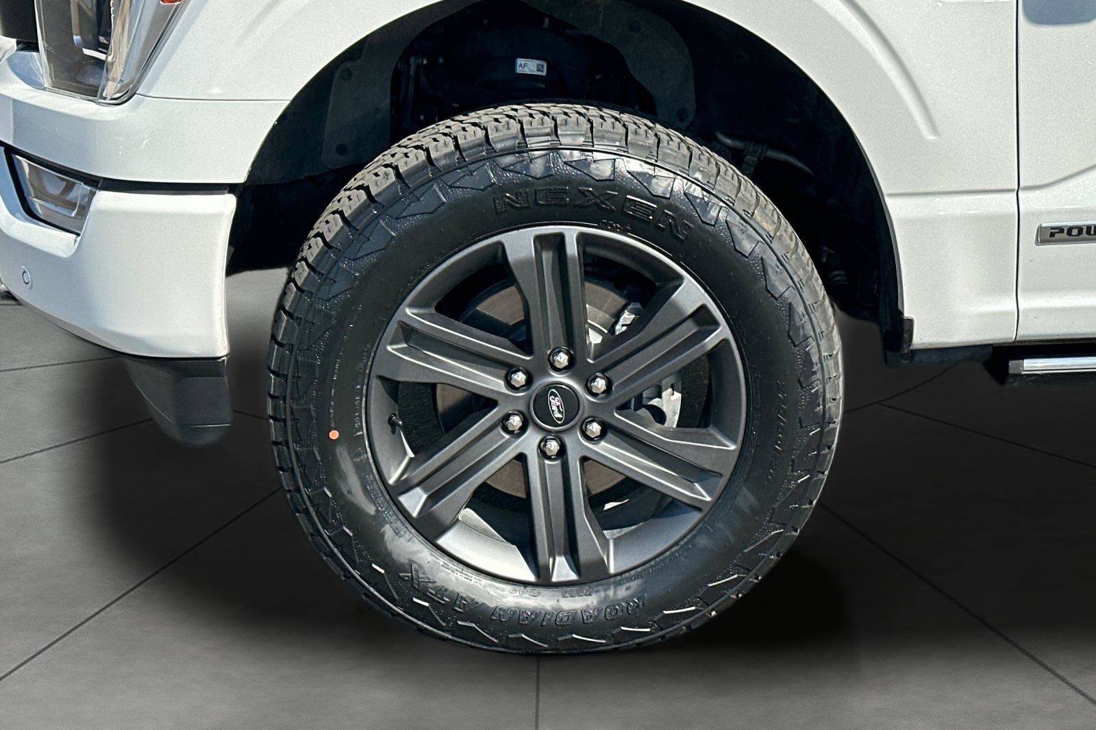 Used 2023 White Ford Lariat image 30