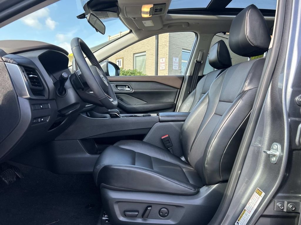 Used 2023 Gray Nissan SV image 14