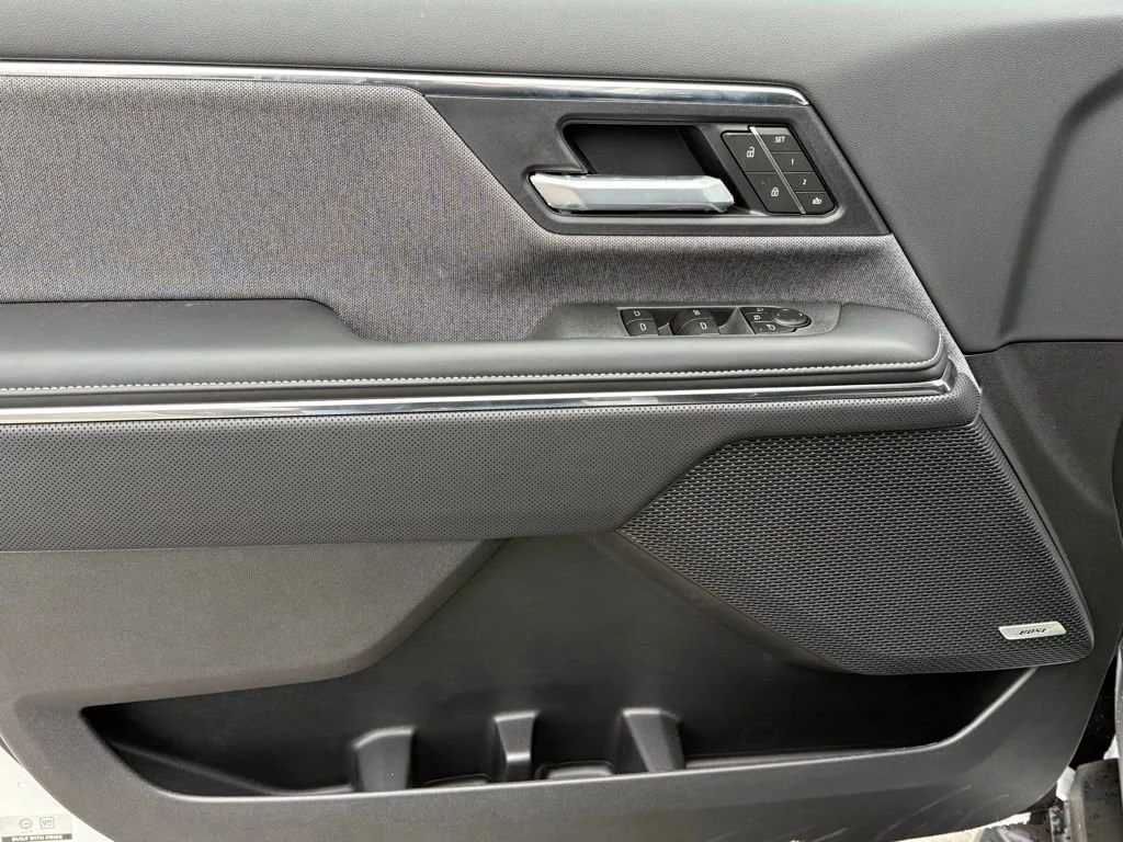 New 2026 Summit White GMC Elevation Extended Range image 25