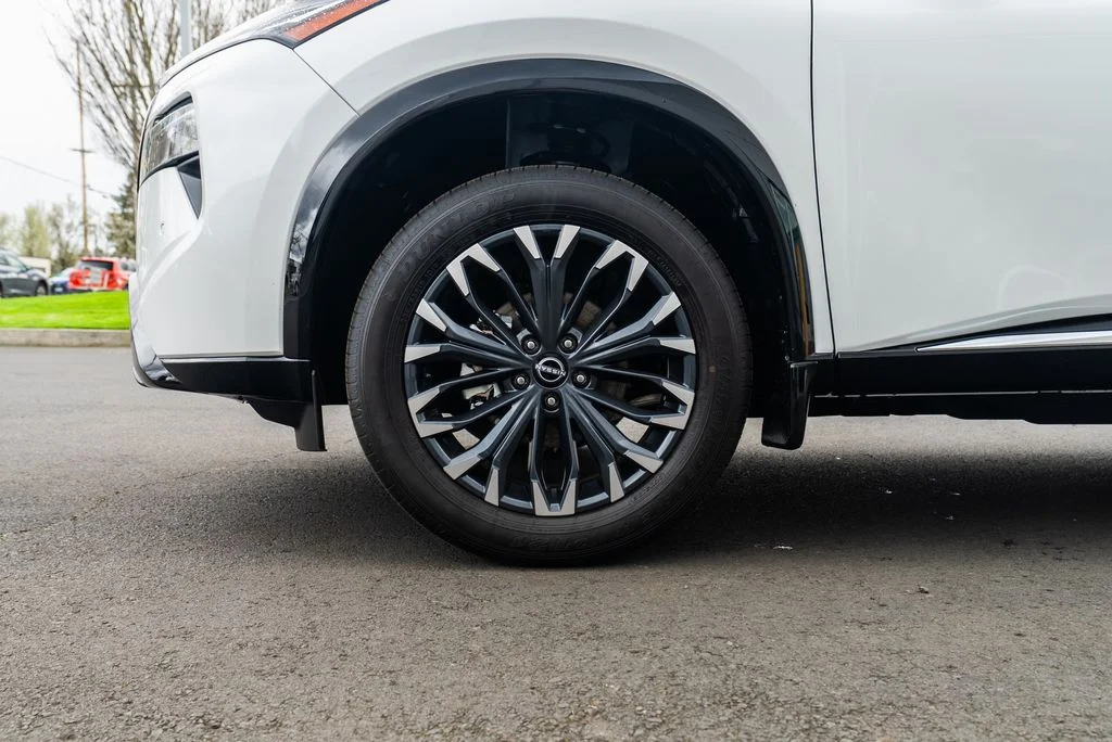 New 2026 Everest White Pearl TriCoat Nissan Platinum image 7