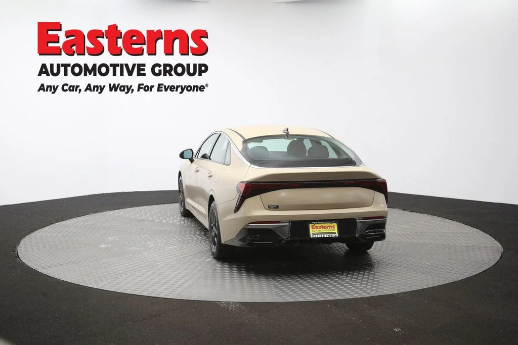 Used 2025 Red Kia LXS image 38