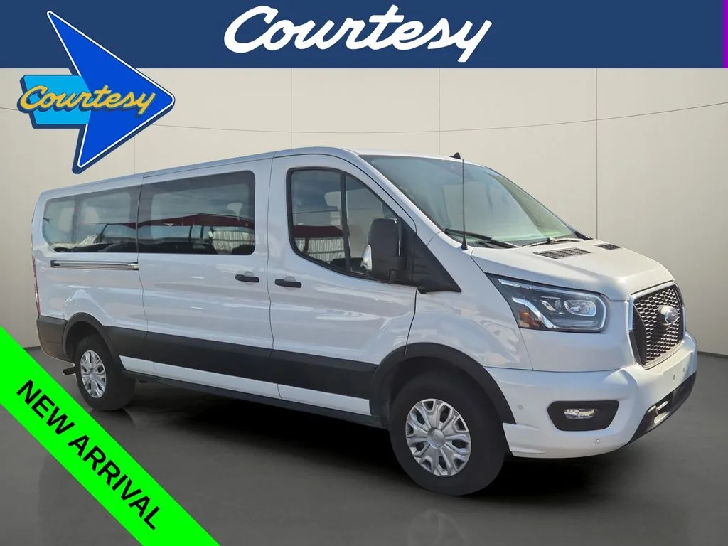 Used 2023 White Ford XLT image 1