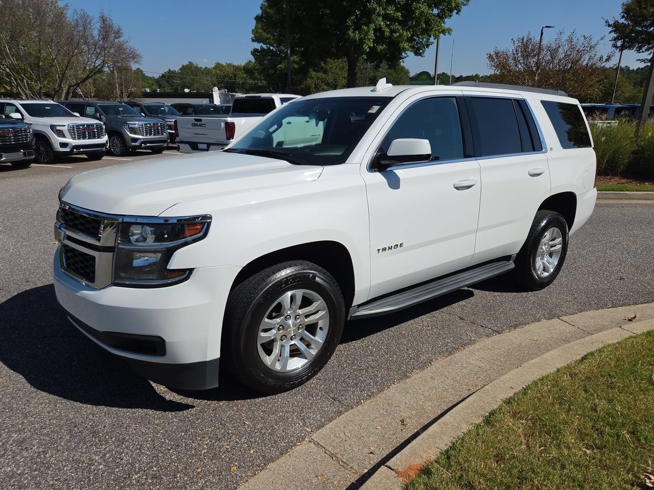 Used 2019 SUMMIT WHITE Chevrolet LT image 4