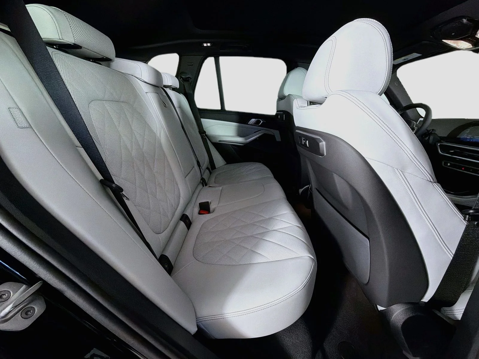 New 2026 Black Sapphire Metallic BMW sDrive40i image 29