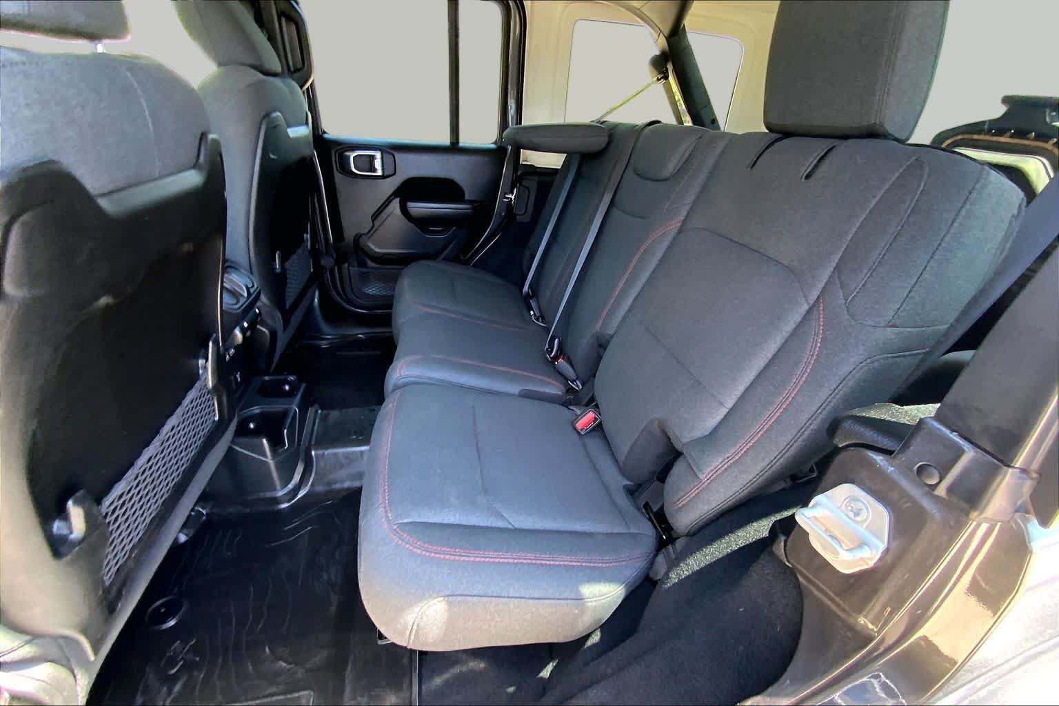 Used 2024 Granite Crystal Metallic Clearcoat Jeep Rubicon image 20