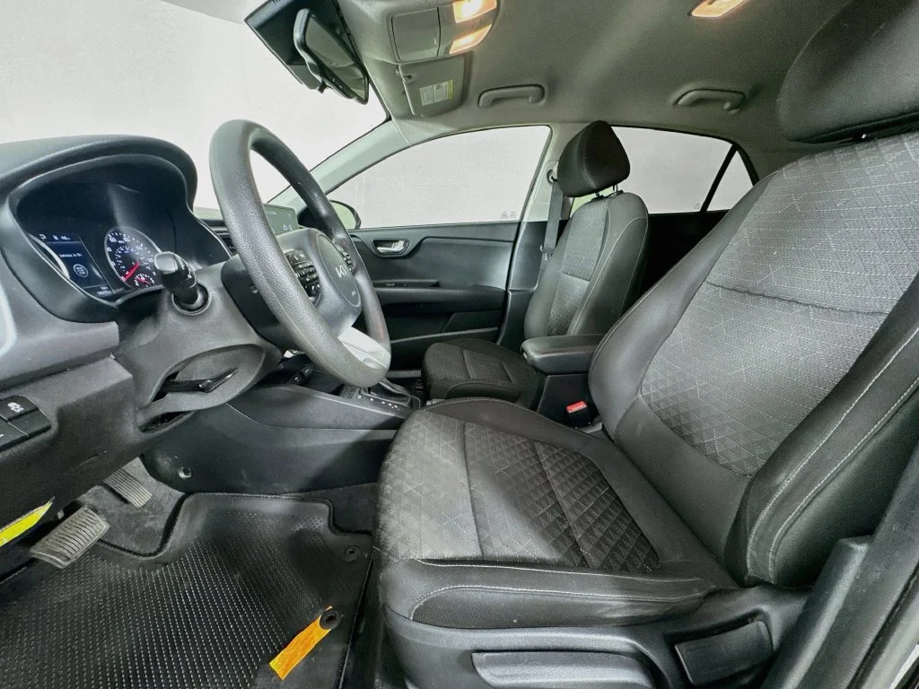 Used 2022 Black Kia S image 25