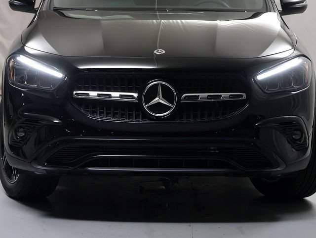 New 2026 Night Black Mercedes-Benz GLA 250 image 31