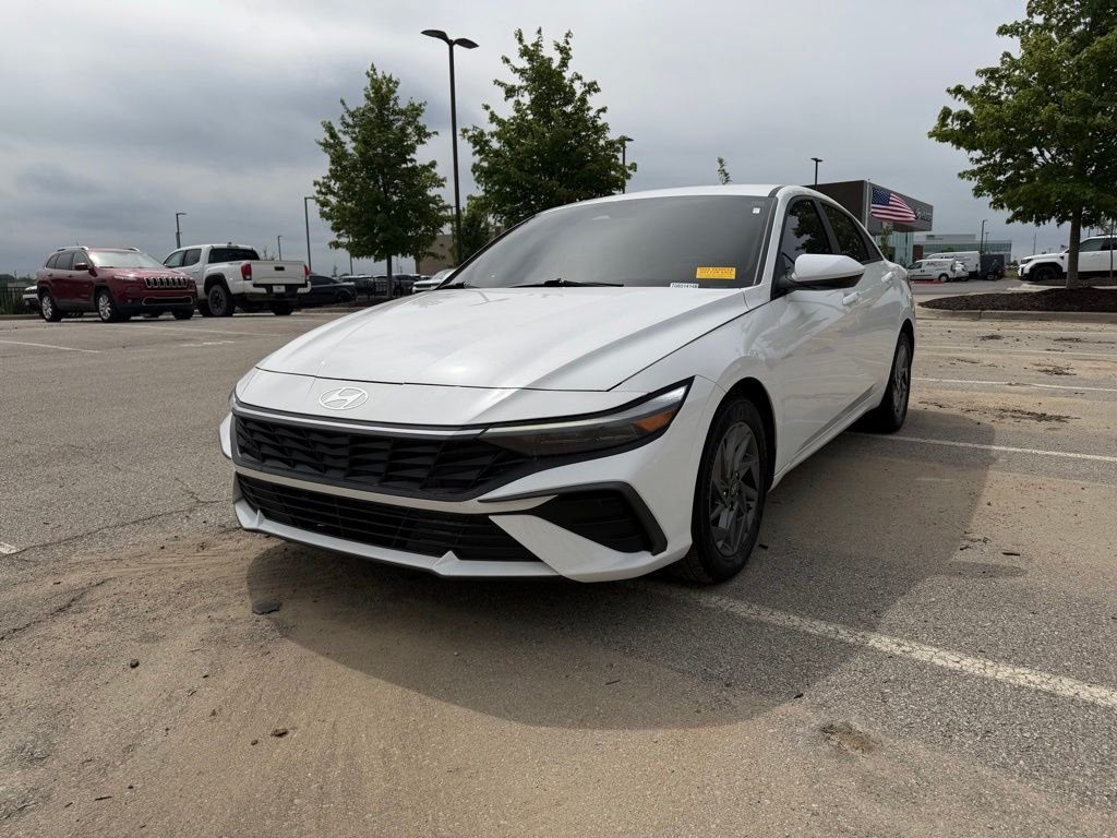 2024 Hyundai Elantra 2.0 SEL IVT's photo