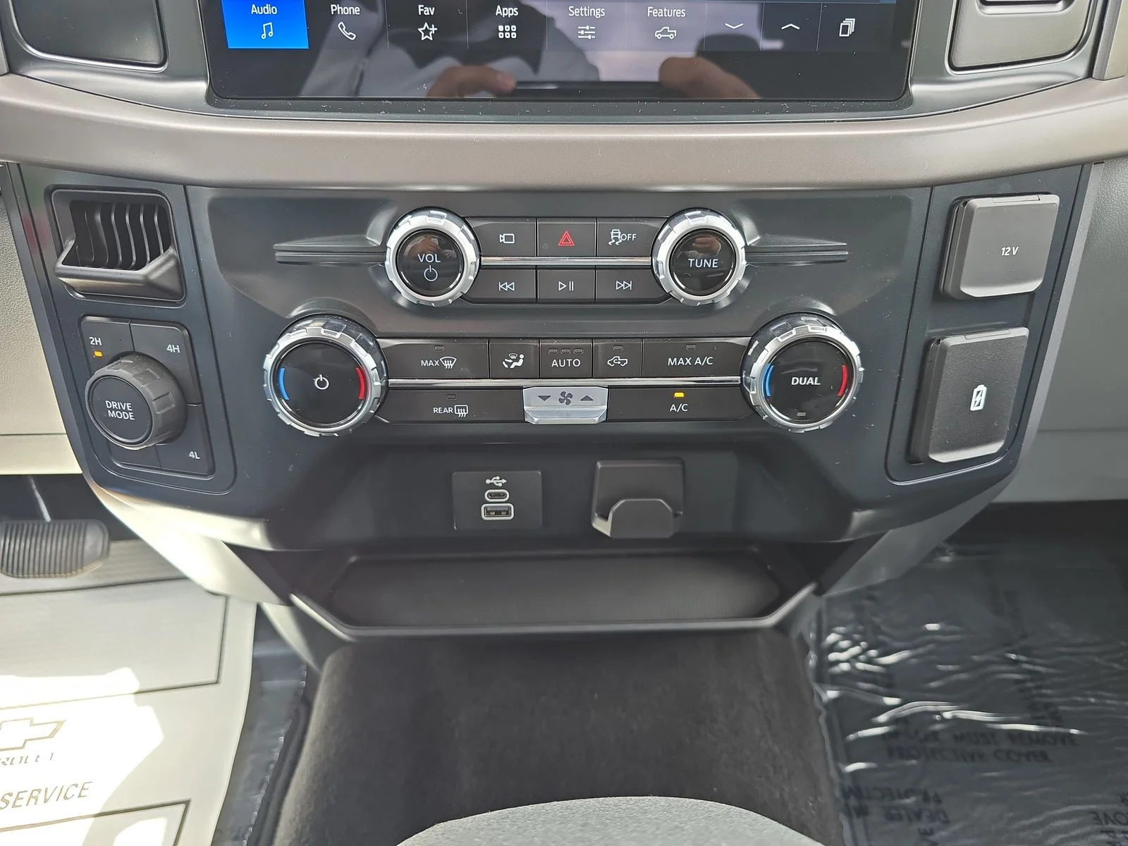 Used 2025 Carbonized Gray Metallic Ford XLT image 15
