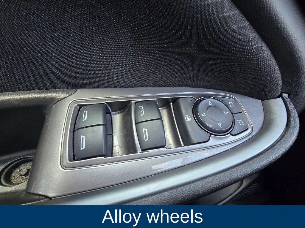 Used 2025 Lakeshore Blue Metallic Chevrolet 1LT image 20