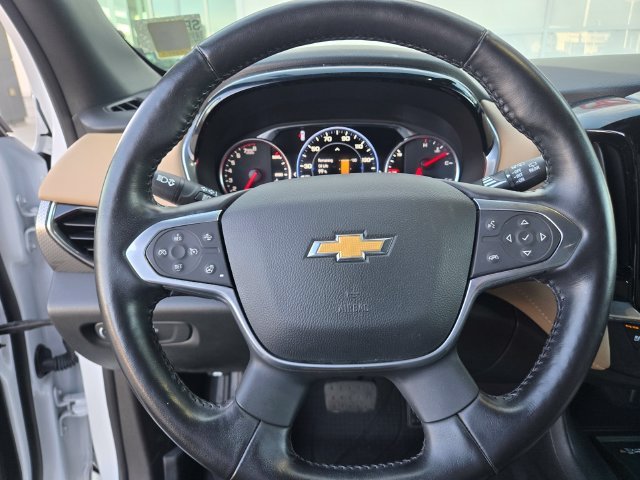 Used 2022 Beige Chevrolet Premier image 20