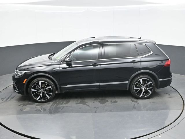 Used 2022 Black Volkswagen 2.0T SEL R-Line image 12