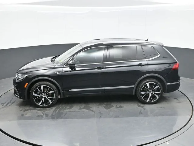 Used 2022 Black Volkswagen 2.0T SEL R-Line image 12