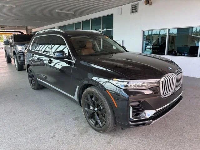 Used 2020 Blue BMW xDrive40i image 9