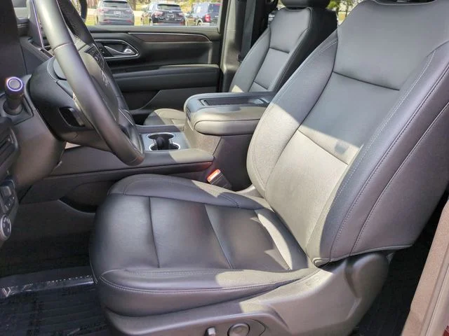 Used 2023 Orange Chevrolet Z71 image 11