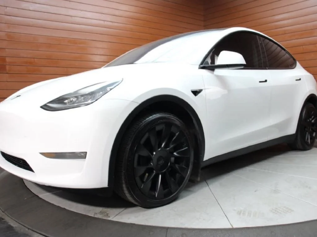 Used 2021 Pearl White Multi-Coat Tesla Long Range image 28