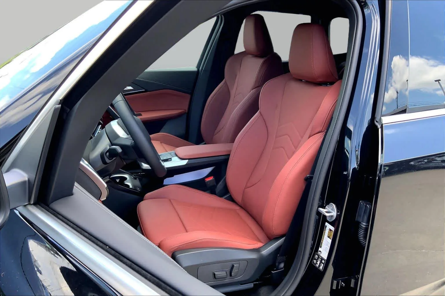 New 2026 Black Sapphire Metallic BMW xDrive28i image 9