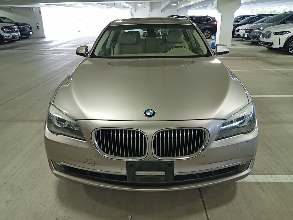 Used 2009 BMW 7 Series 750i with VIN WBAKA83509CY35276 for sale in Tigard, OR