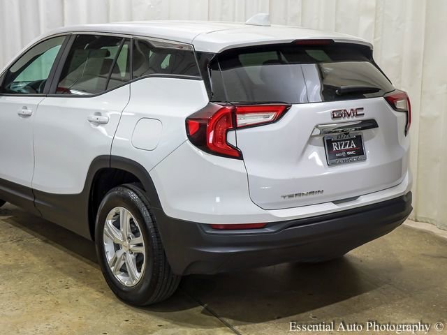 Used 2024 Summit White GMC SLE image 5