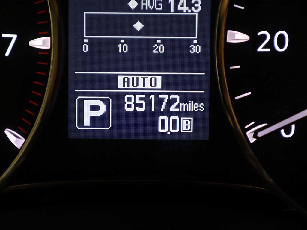 Used 2019 White Nissan SL image 43
