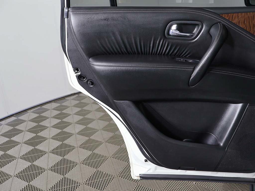 Used 2019 White Nissan SL image 25