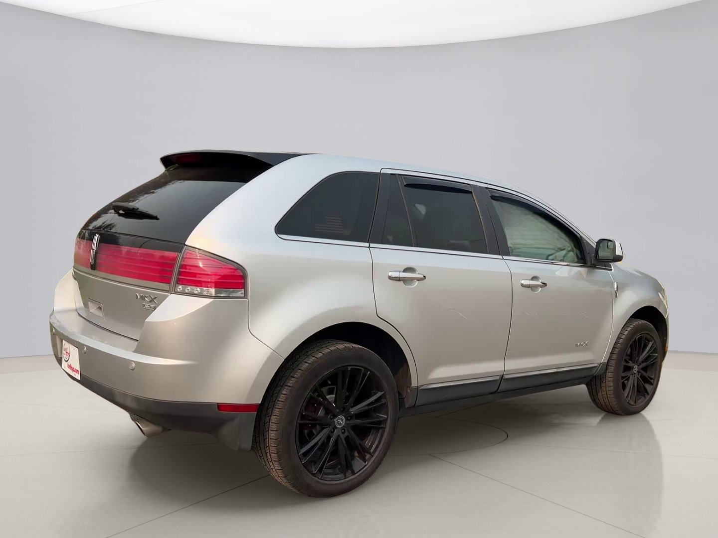 Used 2010 Silver Lincoln AWD image 5